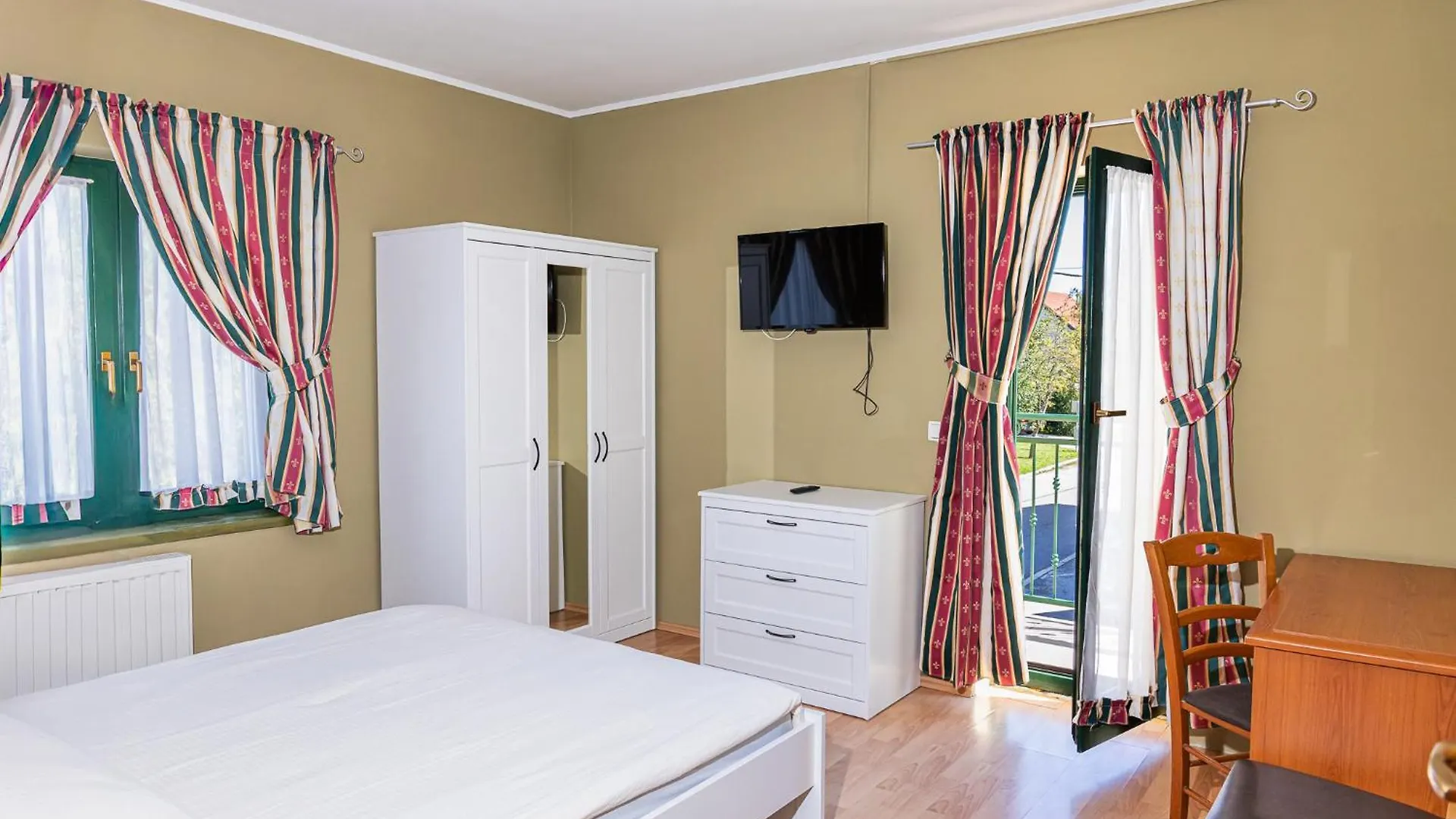 Hotel Breza Ravna Gora Rooms And Bistro